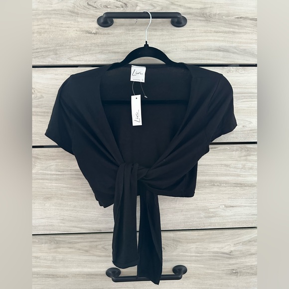 Livi: Olivia Rae NWT Black Tie Front Crop - Picture 4 of 4